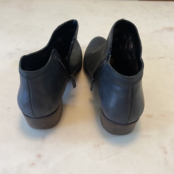 Boots - Picture 3 of 3